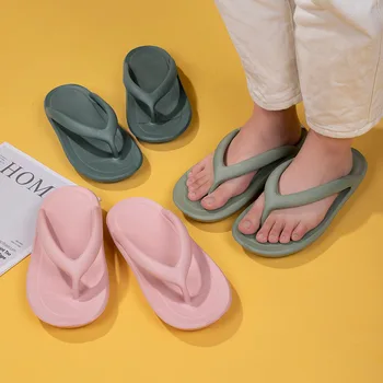 2022 Kadın Flip Flop Düz Renk Yaz Plaj Kıyafeti EVA Yumuşak ve Rahat Çiftler Ev Banyo erkek terlikleri