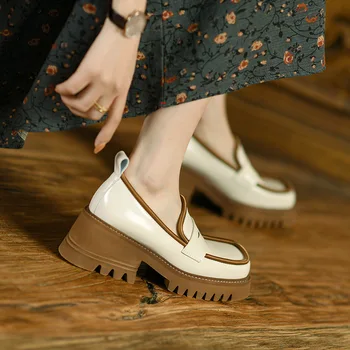 2023 Patent Deri Kadın Yaz Loafer'lar Kadın Tıknaz Platformu makosen ayakkabı Kadın Karışık Renkler Kalın Topuk Kadınlar için Pompalar