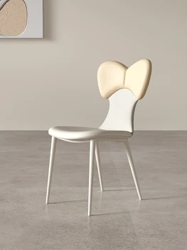 Fransız tarzı krem yemek sandalyesi modern ve minimalist ev kullanımı için 2023 yeni ışık lüks high-end tasarımcı yemek sandalyesi
