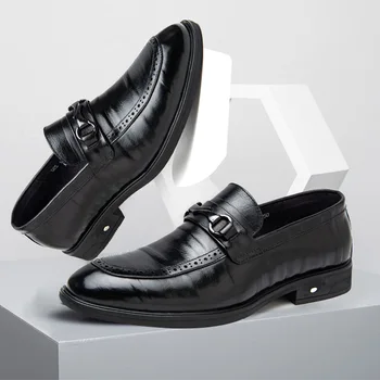 Hakiki deri ayakkabı Erkekler Iş Erkek Elbise Ayakkabı Zapatillas Hombre Marka Resmi Erkek bot Ayakkabı Klasik Oyma erkek mokasen ayakkabıları