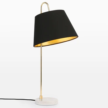 Iskandinav masa lambası Modern Moda tasarım Kişiselleştirilmiş masa lambası Amerikan basit yaratıcı yatak odası başucu lambası ev
