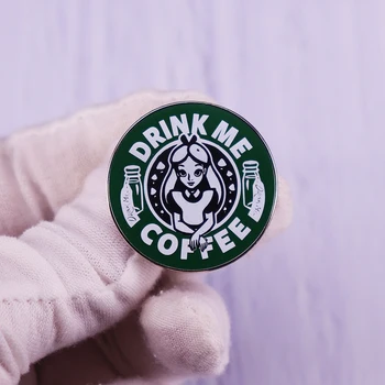 Içecek Bana Kahve Pin Rozeti Alice İn Wonderland Düğme Broş moda takı Dekor