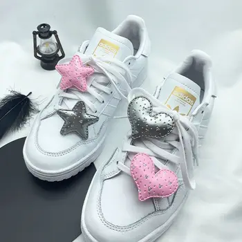 Moda DIY Sneaker Takılar Tasarımcı Sevimli Glitter Kalp Ayakkabı Bağı Süslemeleri kaliteli ayakkabılar Takılar Spor Ayakkabı Trendi Tüm Maç