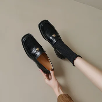 Moda Rahat Retro Kare Kafa Metal Toka Küçük deri ayakkabı Kadın 2023 İlkbahar Sonbahar Yeni kadın Düşük Topuk Loafer'lar